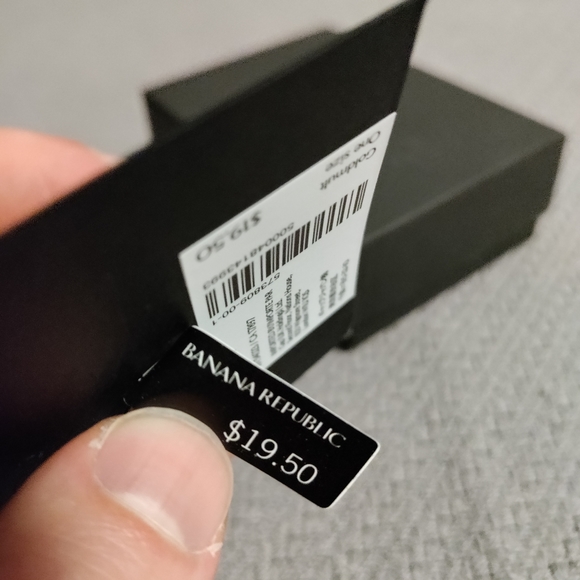 Banana Republic beer bucket enamel pin NWT - Picture 4 of 7